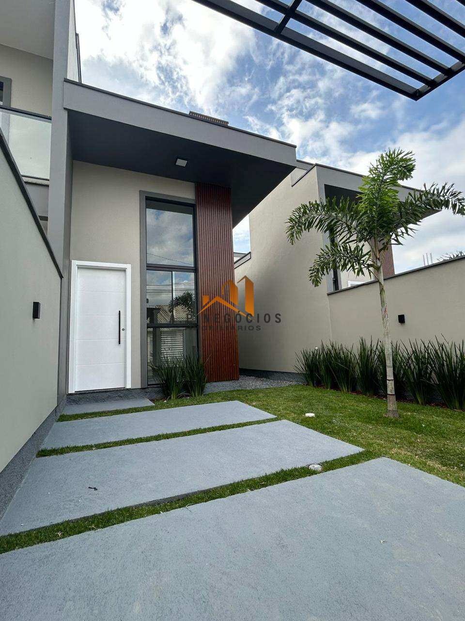 Linda casa à venda, com 2 quartos, sendo um deles suíte. Com 63,95m² de área construída. Bairro Mata Atlântica - Tijucas S.C.