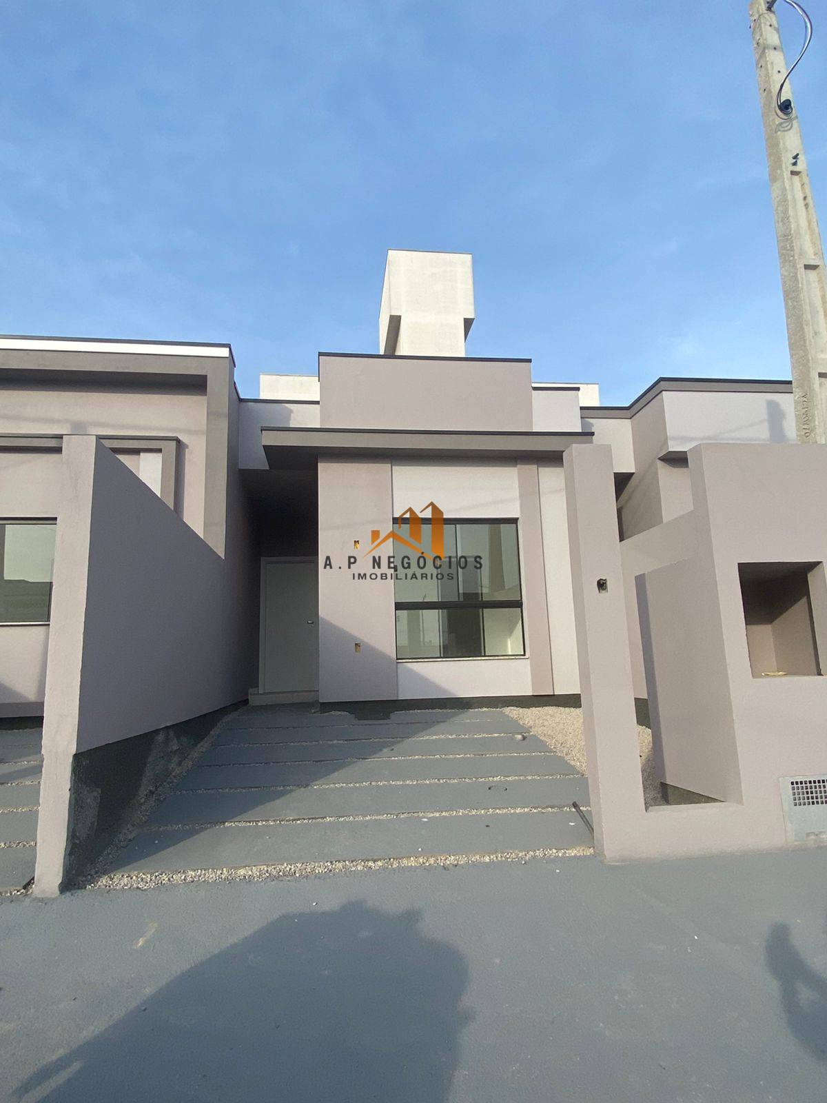 Casa com entrada PARECELADA. Em Tijucas S.C, Loteamento Vila das Palmeiras - Joaia, Com 2 quartos, sendo um suíte. - AP Negócios Imobiliários