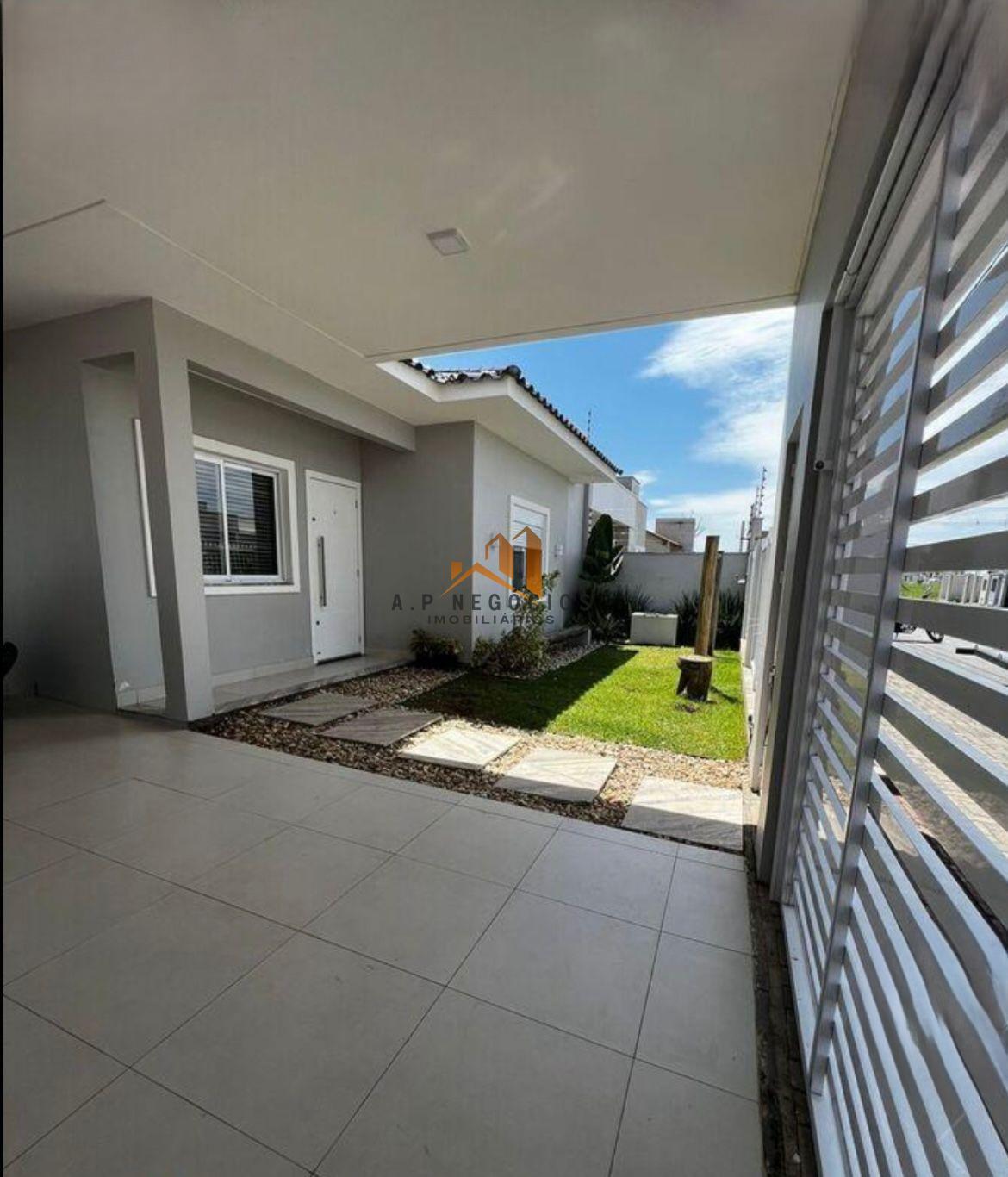 Venha conhecer esta linda casa com 2 quartos, sendo um suíte. Com 105 m² de área construída. Na melhor localização de Tijucas. Loteamento Br Felice - AP Negócios Imobiliários