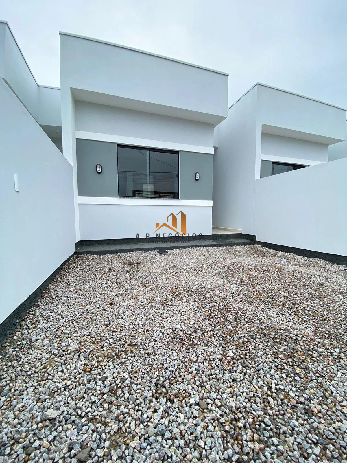 Ótima Casa com 2 quartos, sendo uma suíte. Com 56m² de área construída, por apenas R$ 260.000,00.