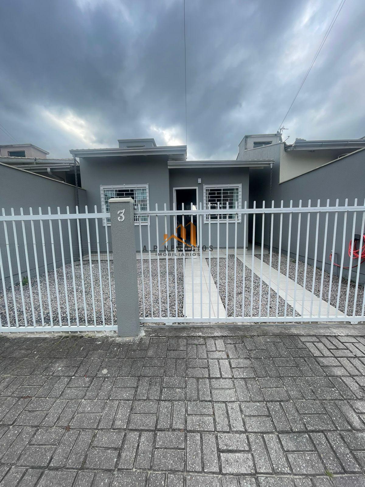 Aconchegante casa mobiliada com 2 quartos, churrasqueira coberta. Com 65m², à venda em Tijucas, Joaia - Loteamento Feller - AP Negócios Imobiliários