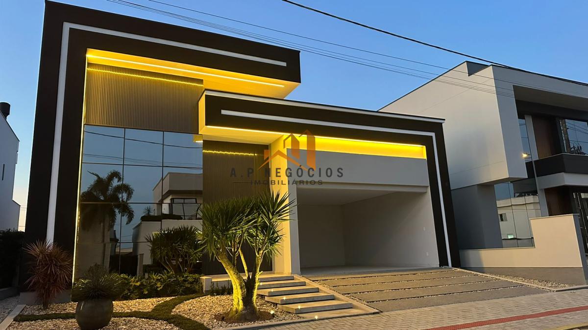 Casa com 3 quartos, 187m², à venda em Tijucas, Universitário