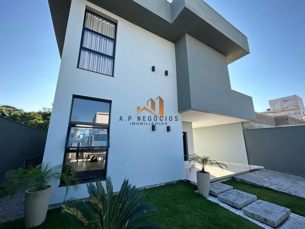 Sobrado com 3 quartos, 218m², à venda em Tijucas, Areias - Bosque da Mata